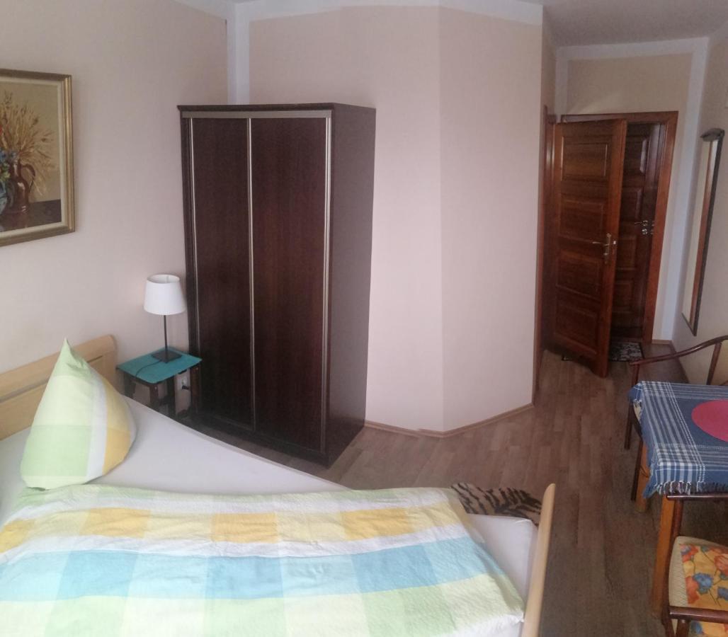 Meisterburg Homestay *